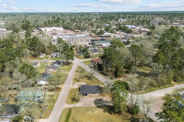 206 S Fenner Avenue, Cleveland, TX 77327