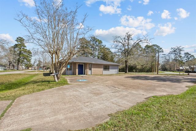 206 S Fenner Avenue, Cleveland, TX 77327
