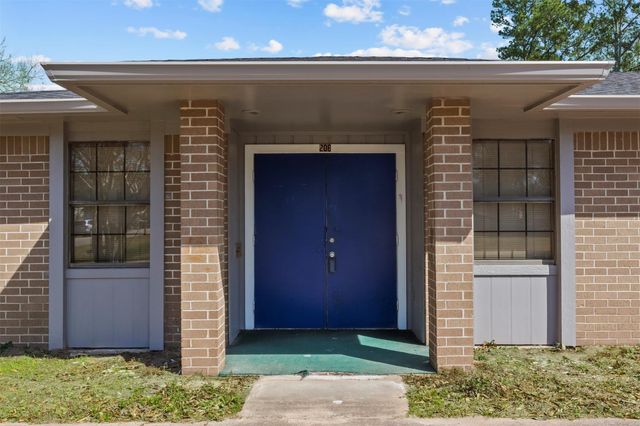 206 S Fenner Avenue, Cleveland, TX 77327