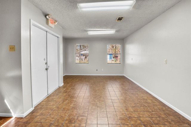 206 S Fenner Avenue, Cleveland, TX 77327