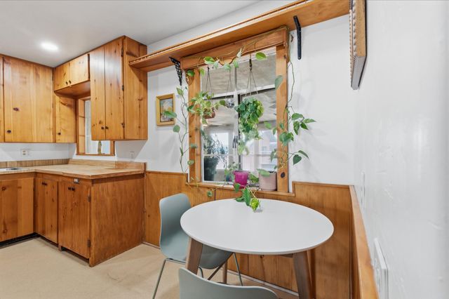 409 Valencia Drive NE, Albuquerque, NM 87108