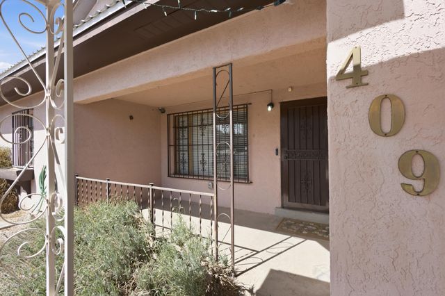 409 Valencia Drive NE, Albuquerque, NM 87108