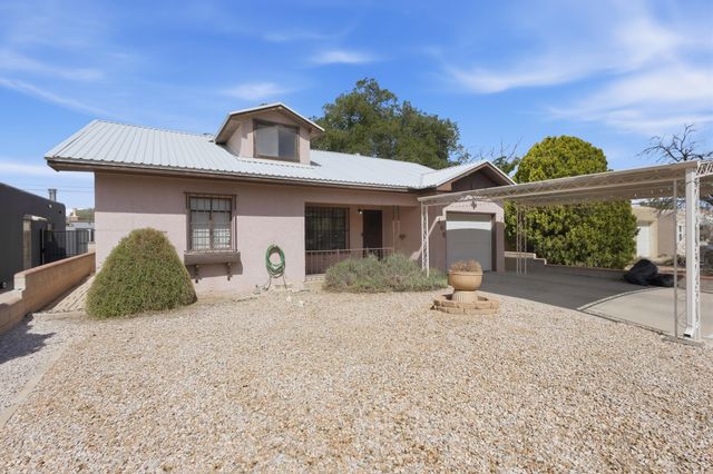 409 Valencia Drive NE, Albuquerque, NM 87108