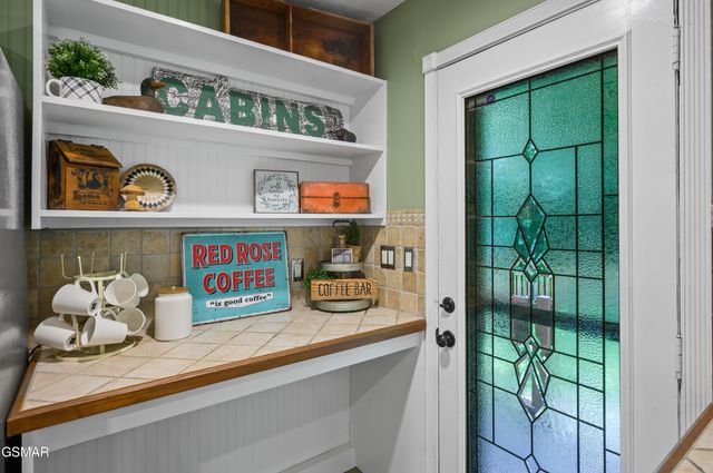 2360 Cove Mountain Lane, Sevierville, TN 37862