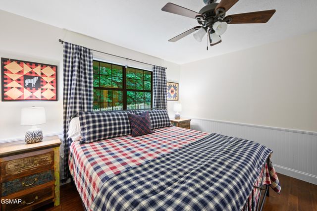 2360 Cove Mountain Lane, Sevierville, TN 37862