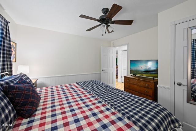 2360 Cove Mountain Lane, Sevierville, TN 37862