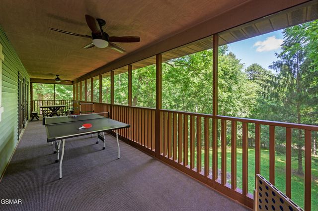 2360 Cove Mountain Lane, Sevierville, TN 37862