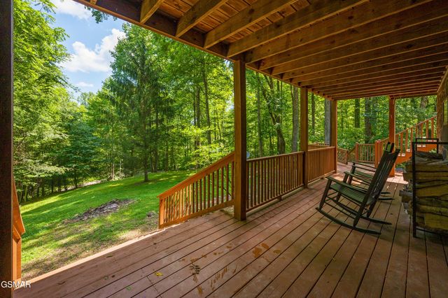 2360 Cove Mountain Lane, Sevierville, TN 37862