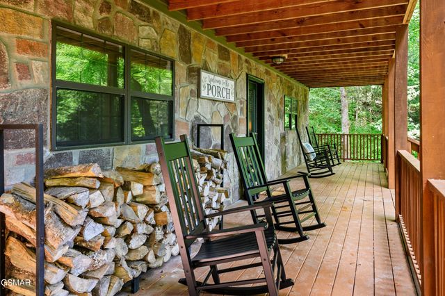 2360 Cove Mountain Lane, Sevierville, TN 37862