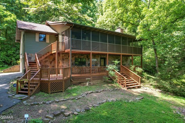 2360 Cove Mountain Lane, Sevierville, TN 37862