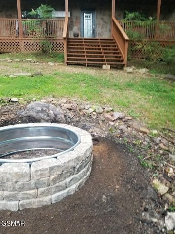 2360 Cove Mountain Lane, Sevierville, TN 37862