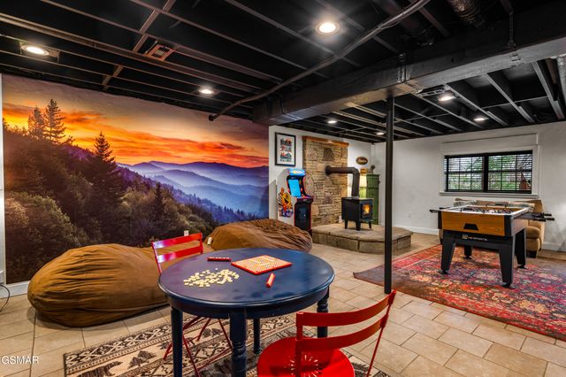 2360 Cove Mountain Lane, Sevierville, TN 37862