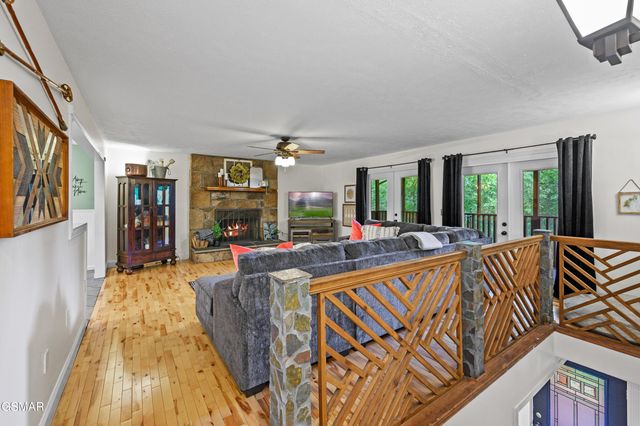 2360 Cove Mountain Lane, Sevierville, TN 37862