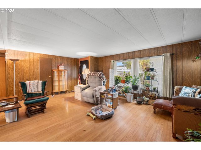 10701 Se HIGHWAY 212 W6, Clackamas, OR 97015