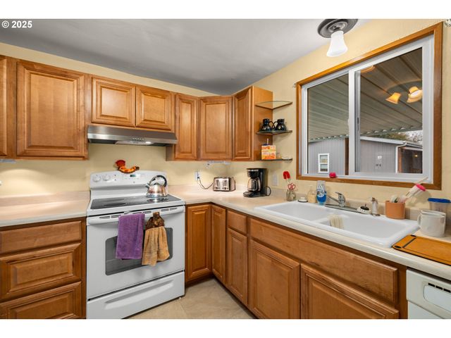 10701 Se HIGHWAY 212 W6, Clackamas, OR 97015