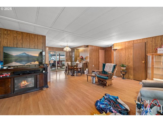 10701 Se HIGHWAY 212 W6, Clackamas, OR 97015