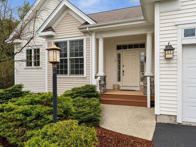 15 Upswept Lane, South Burlington, VT 05403