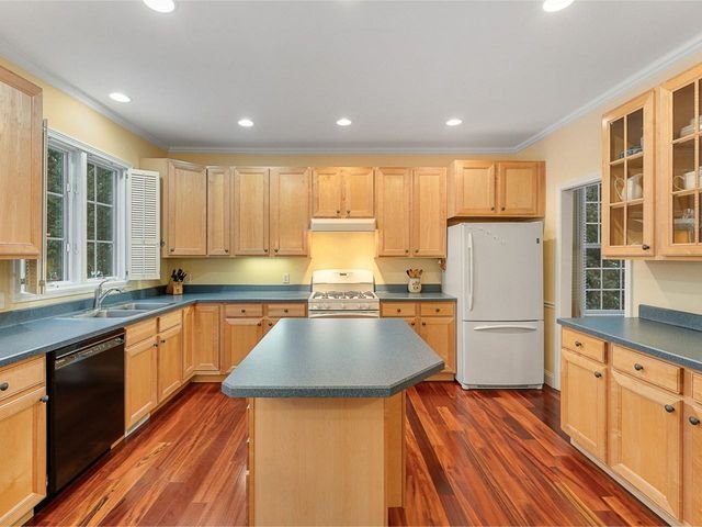 15 Upswept Lane, South Burlington, VT 05403