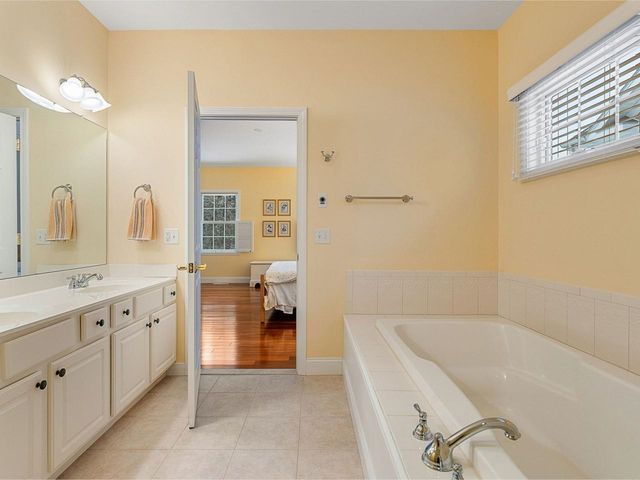 15 Upswept Lane, South Burlington, VT 05403