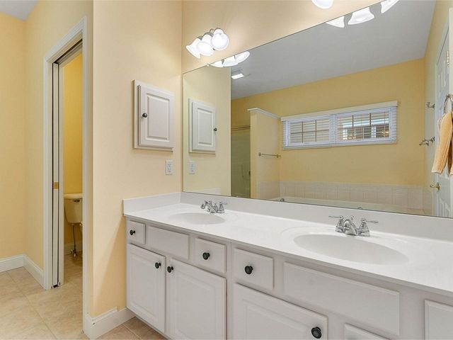 15 Upswept Lane, South Burlington, VT 05403