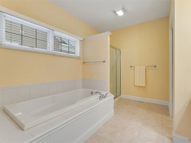 15 Upswept Lane, South Burlington, VT 05403