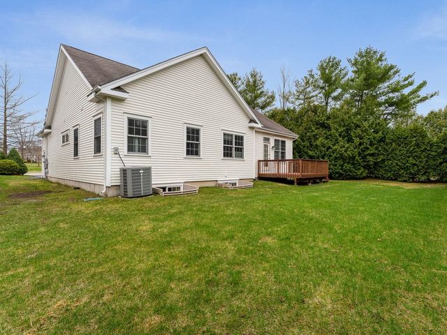 15 Upswept Lane, South Burlington, VT 05403