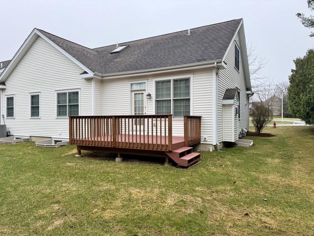 15 Upswept Lane, South Burlington, VT 05403