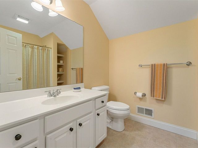 15 Upswept Lane, South Burlington, VT 05403