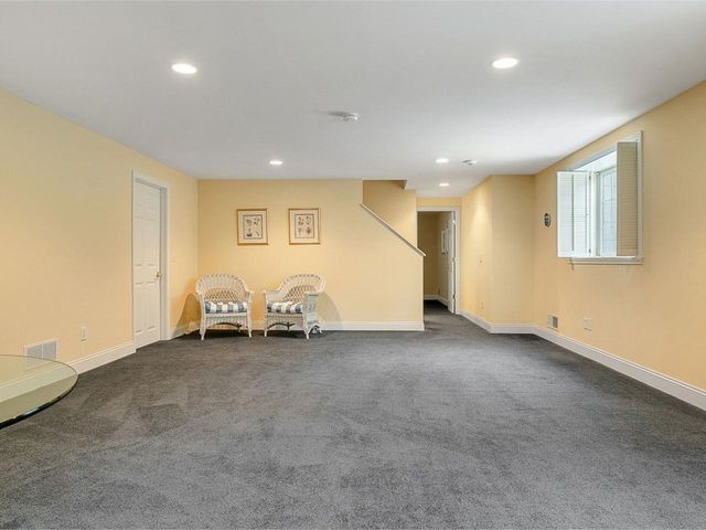 15 Upswept Lane, South Burlington, VT 05403
