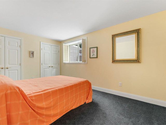 15 Upswept Lane, South Burlington, VT 05403