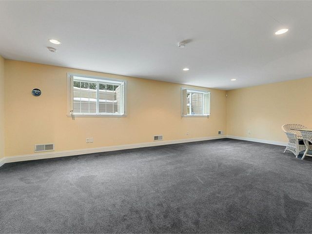 15 Upswept Lane, South Burlington, VT 05403