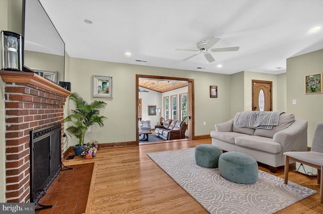 13471 SAGLE RD, Hillsboro, VA 20132