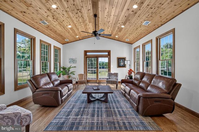 13471 SAGLE RD, Hillsboro, VA 20132