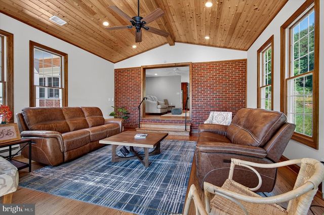 13471 SAGLE RD, Hillsboro, VA 20132