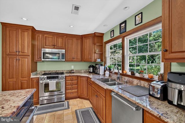13471 SAGLE RD, Hillsboro, VA 20132