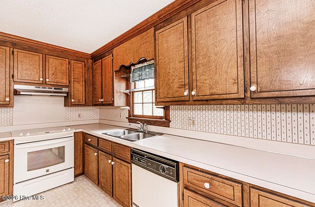 2800 Horseshoe Drive, Rocky Mount, NC 27804
