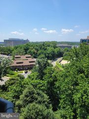 8370 GREENSBORO DR #908, Mclean, VA 22102