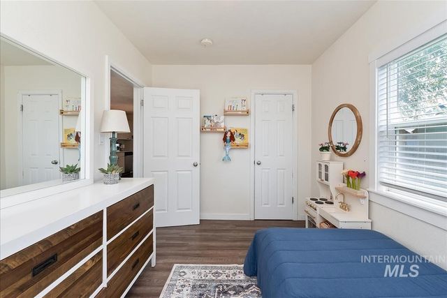120 S Nectarine St, Nampa, ID 83686