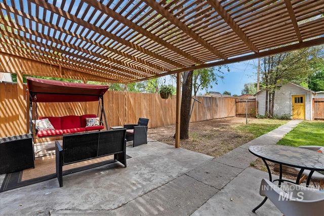120 S Nectarine St, Nampa, ID 83686
