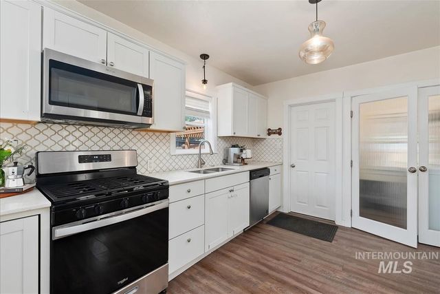 120 S Nectarine St, Nampa, ID 83686
