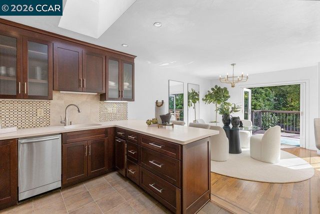 121 Bradford St, San Francisco, CA 94110