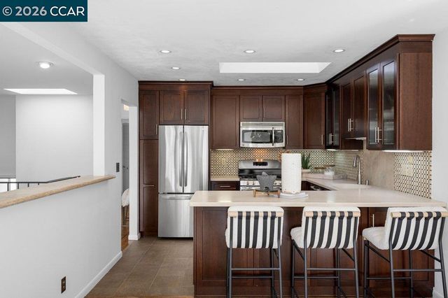 121 Bradford St, San Francisco, CA 94110