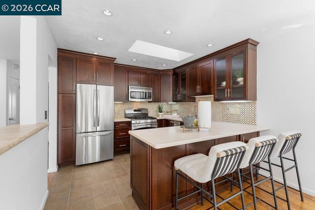 121 Bradford St, San Francisco, CA 94110