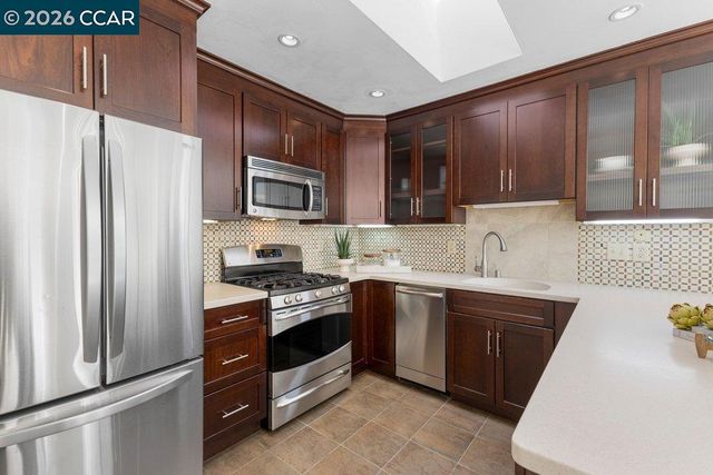 121 Bradford St, San Francisco, CA 94110