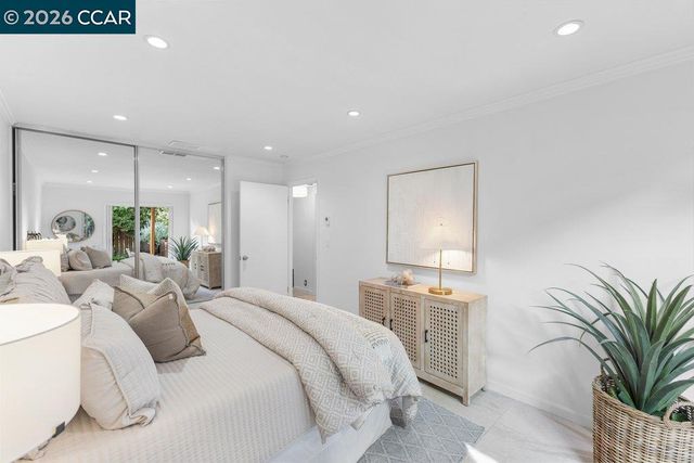 121 Bradford St, San Francisco, CA 94110