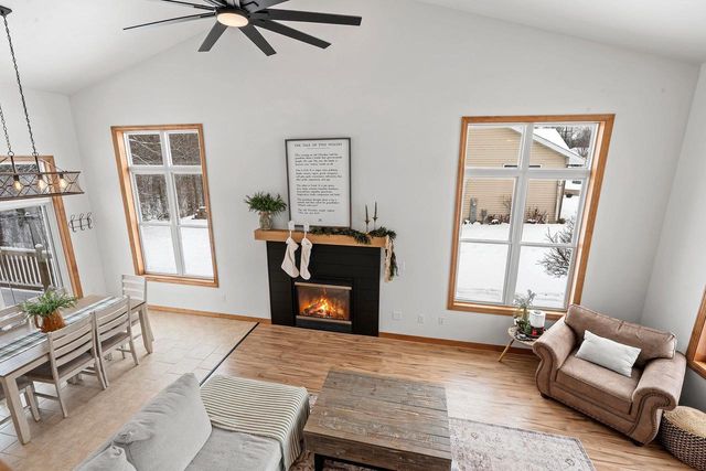 2280 SOUTHERN CROSS ROAD, Green Bay, WI 54303