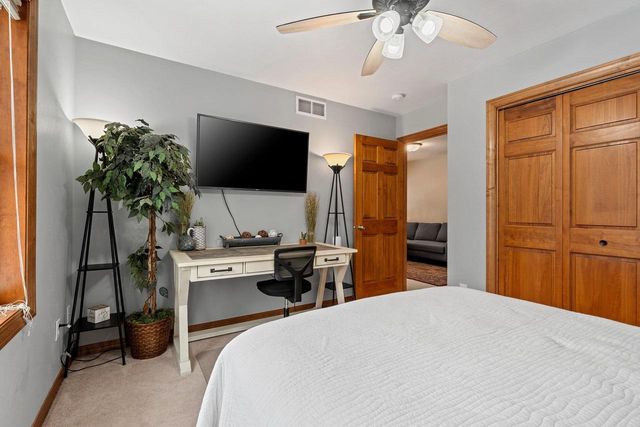 2280 SOUTHERN CROSS ROAD, Green Bay, WI 54303