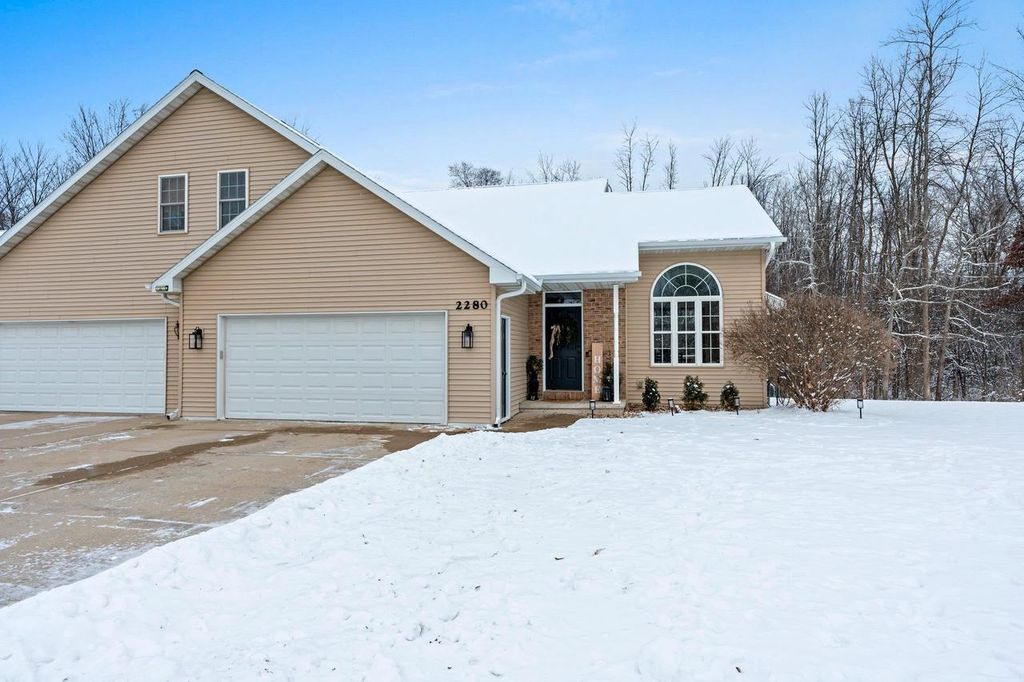 2280 SOUTHERN CROSS ROAD, Green Bay, WI 54303
