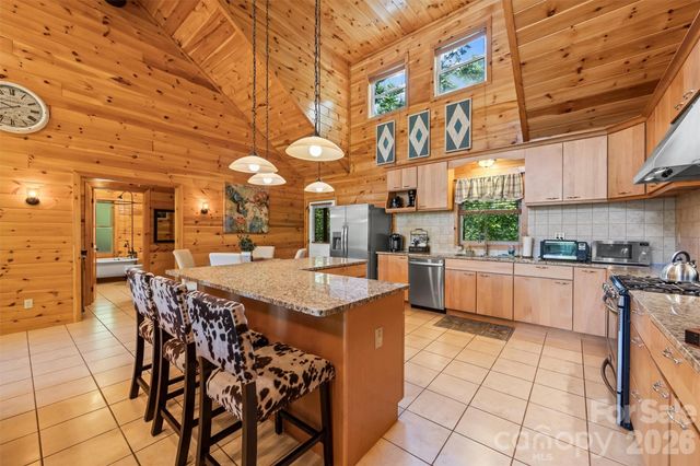 128 Hummingbird Lane, Almond, NC 28702