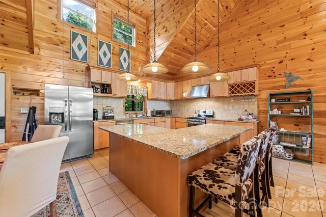 128 Hummingbird Lane, Almond, NC 28702